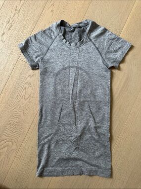 Gray Lululemon Women’s Short-Sleeve Performance Top